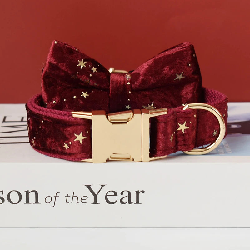 Personalisiertes bordeauxrotes Samt-Hundehalsband mit Sternen