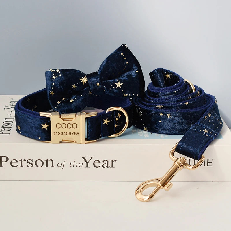 Personalisiertes blaues Samt-Hundehalsband mit Sternen