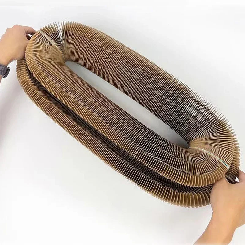 Interaktives Katzenkratzspielzeug rund aus Karton mit Ball Magic Organ